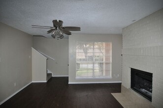 512 Rita Ln in Arlington, TX - Building Photo - Building Photo