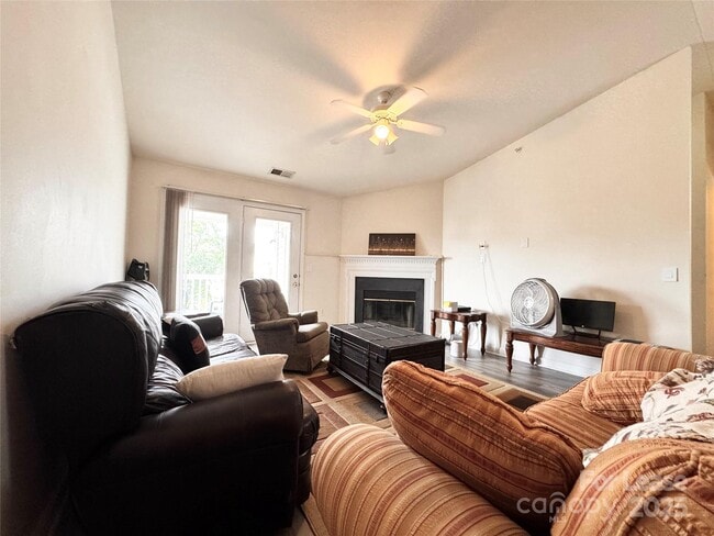 10626 Hill Point Ct in Charlotte, NC - Building Photo - Building Photo