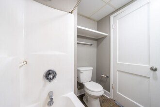 187 Delmar Dr in Clarksville, TN - Building Photo - Building Photo