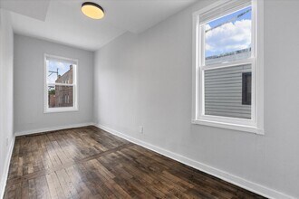 1849 W Augusta Blvd, Unit 1 in Chicago, IL - Building Photo - Building Photo