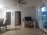 606 Vincent St photo'