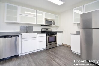 22 Darlington St, Unit 2 in Boston, MA - Building Photo - Building Photo