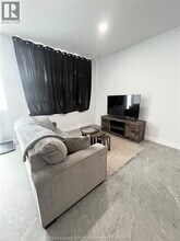 806 Ottawa St in Windsor, ON - Building Photo - Building Photo