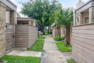 Park Lane Townhomes in Dallas, TX - Building Photo - Building Photo