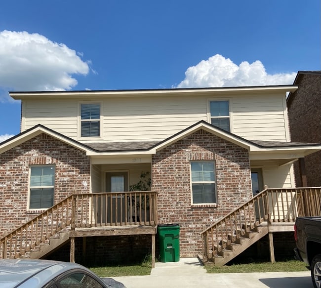 1307 Oil Center Dr
