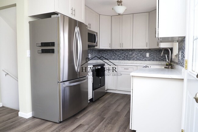 property at 826 12th Ave SE