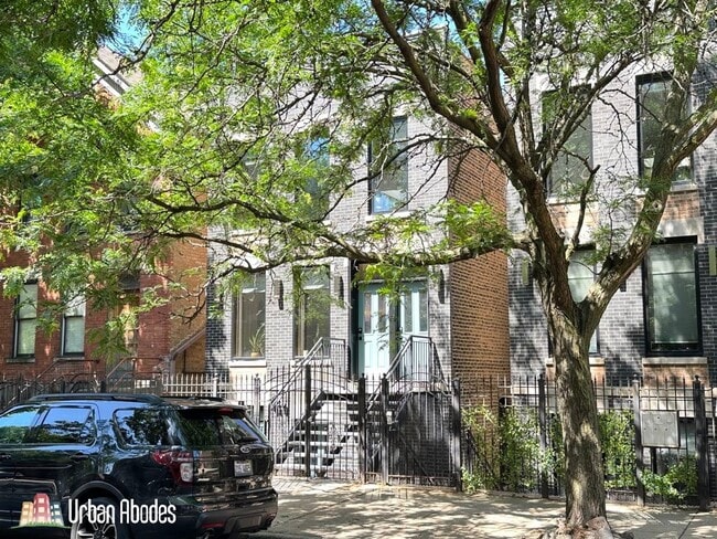 1424 N Bosworth Ave, Unit J05W in Chicago, IL - Building Photo - Building Photo