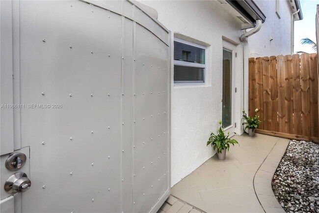 15477 SW 23rd Ln in Miami, FL - Building Photo - Building Photo