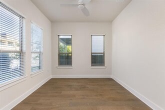 2401 McBee St in Austin, TX - Building Photo - Building Photo