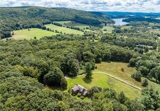 161 Sharon Rd in Millerton, NY - Building Photo - Building Photo