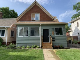 479 Michigan St., Unit Apt. 2 in St. Paul, MN - Building Photo