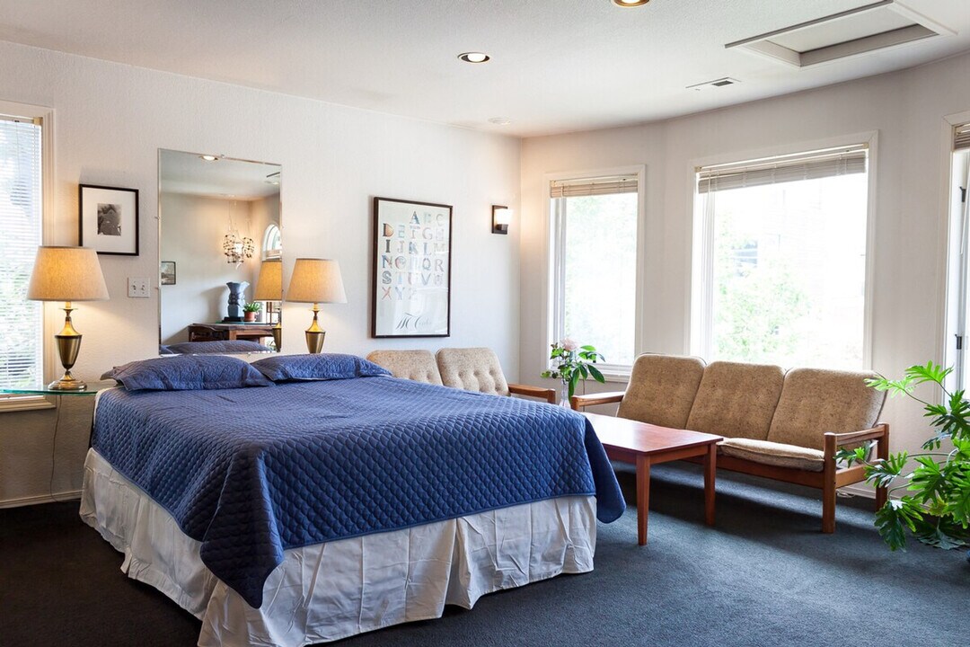 2707 E Thomas St in Seattle, WA - Building Photo