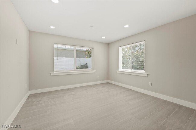 10245 Pennsylvania Ave in Bonita Springs, FL - Building Photo - Building Photo