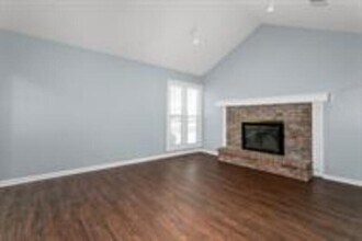 402 NE Independence Ave in Lee's Summit, MO - Building Photo - Building Photo
