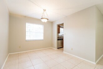 234 Oak Rd in Winter Springs, FL - Foto de edificio - Building Photo