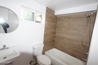 448 W 41st Pl in Los Angeles, CA - Building Photo - Building Photo