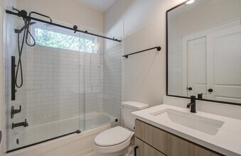 5309 Donovan Gdns Ln in Houston, TX - Building Photo - Building Photo