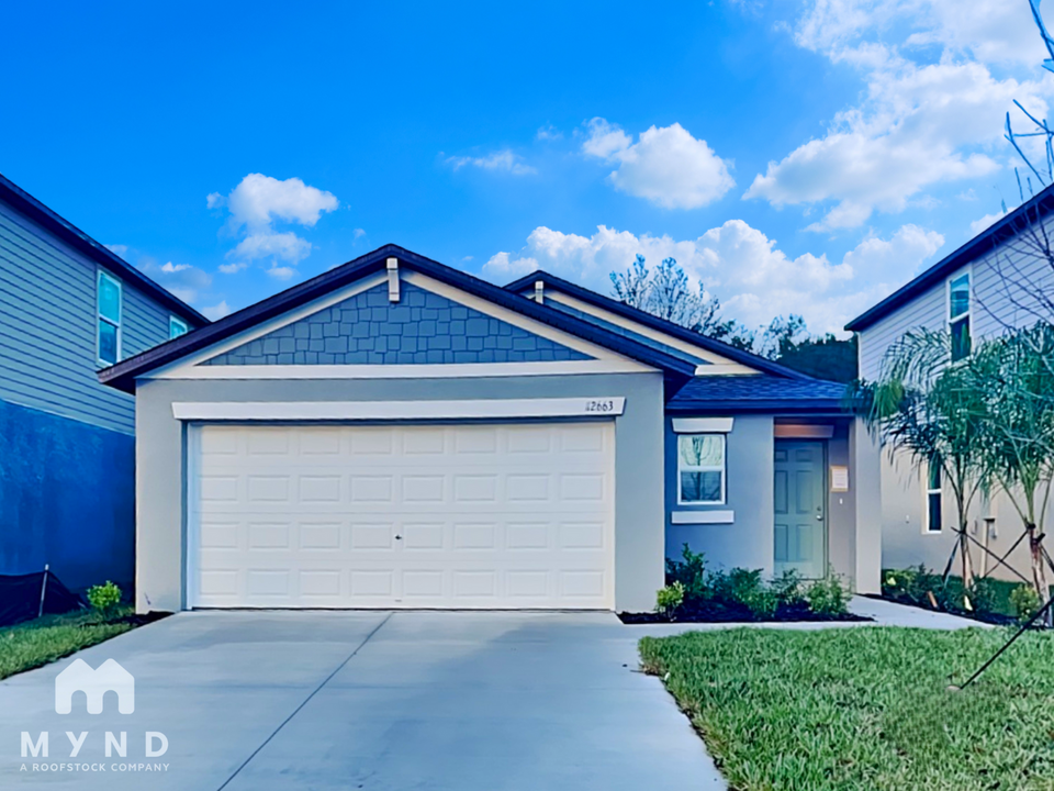 12663 Maple Bonsai Dr in Riverview, FL - Building Photo