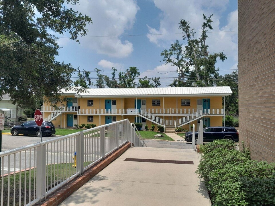 318-330 W Harrison St in Tallahassee, FL - Foto de edificio