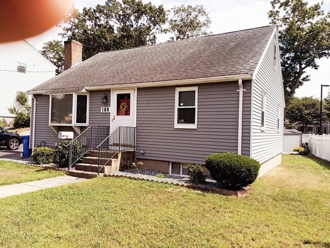 188 Lexington St in Newton, MA - Building Photo - Building Photo