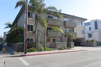 Pacific Lagoon Apartments in Playa Del Rey, CA - Foto de edificio - Building Photo