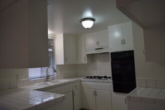 1945 Evergreen St, Unit 1945 in La Verne, CA - Foto de edificio - Building Photo