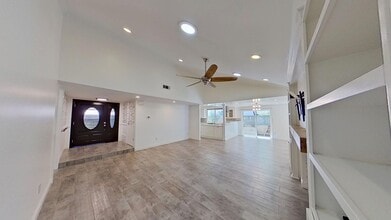 6851 Via Angelina Dr in Huntington Beach, CA - Building Photo - Building Photo
