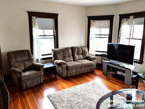 7 Justin Rd, Unit 5-bed 2-bath BRIGHTON in Boston, MA - Building Photo - Building Photo