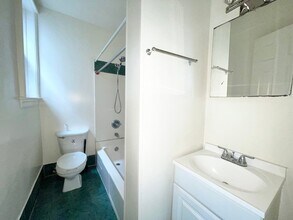 237 Senator St, Unit 2R in Brooklyn, NY - Building Photo - Building Photo