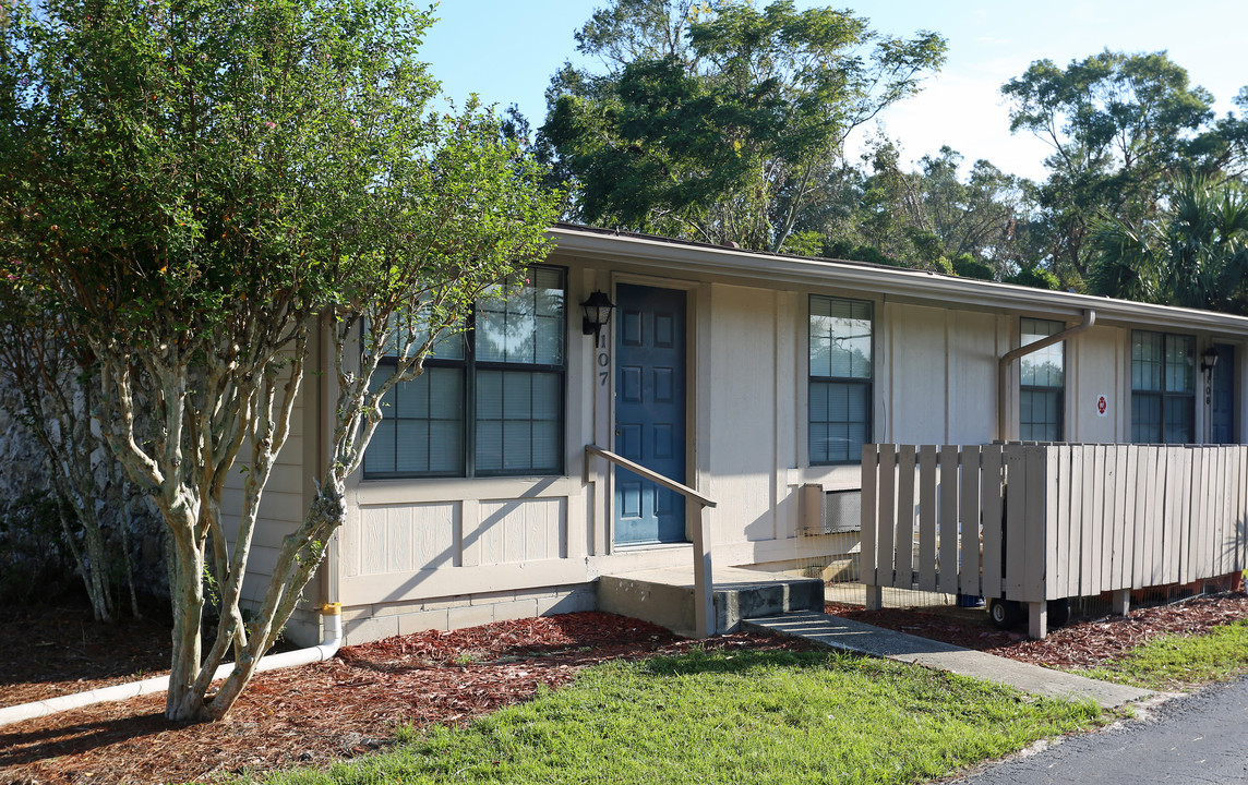 Sanford Court in Sanford, FL - Building Photo