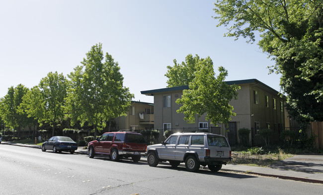 The Orchards Apartments in Vacaville, CA - Building Photo - Building Photo