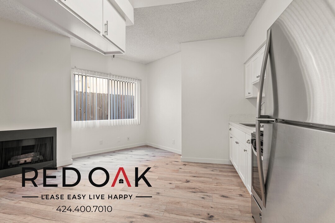 2724 Abbot Kinney Blvd in Los Angeles, CA - Building Photo