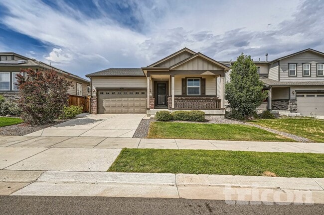 4363 E 96th Way in Thornton, CO - Foto de edificio - Building Photo