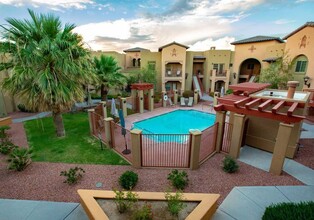 Villa Esperanza in Las Cruces, NM - Building Photo - Building Photo