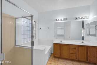 2057 E Riviera Dr in Chandler, AZ - Building Photo - Building Photo