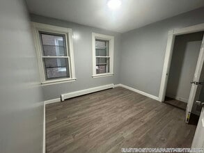 478 Saratoga St in Boston, MA - Foto de edificio - Building Photo