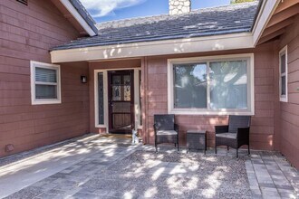 1040 Meadowview Ln in Ridgecrest, CA - Building Photo - Building Photo