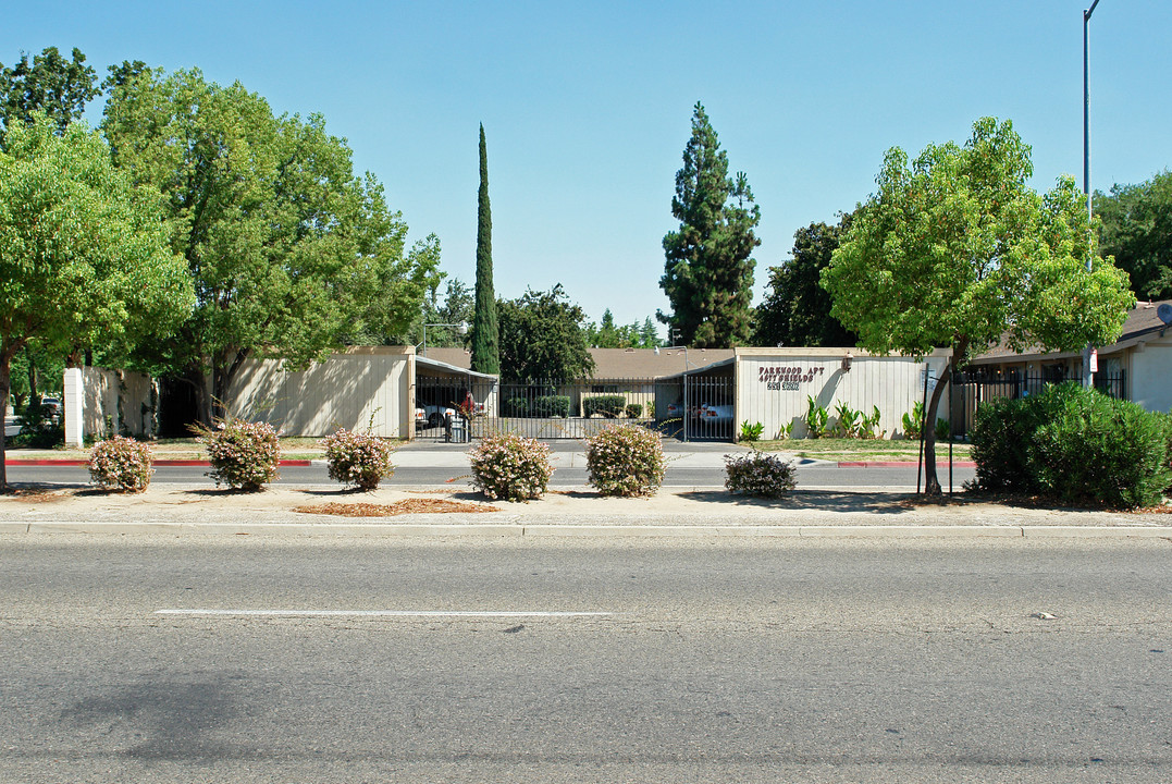 4679 E Shields Ave in Fresno, CA - Building Photo