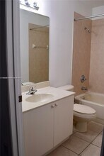 14162 SW 260th St in Homestead, FL - Foto de edificio - Building Photo