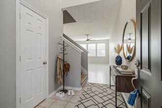 14319 Mirkwood Ln in Houston, TX - Foto de edificio - Building Photo