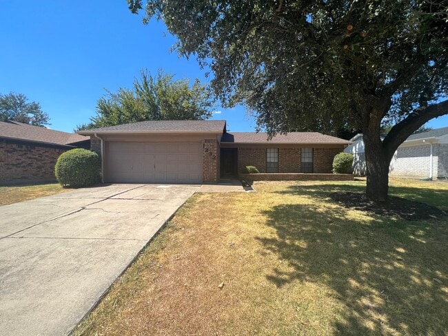 property at 1233 N Knowles Dr