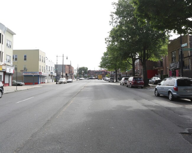 845 Morris Park Ave in Bronx, NY - Building Photo - Building Photo