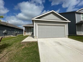 9835 Butte Crk in San Antonio, TX - Building Photo