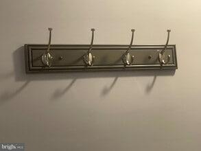 214 Tavistock Rd in Cherry Hill Township, NJ - Foto de edificio - Building Photo