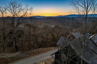 2127 Eagle Feather Dr in Sevierville, TN - Building Photo - Building Photo