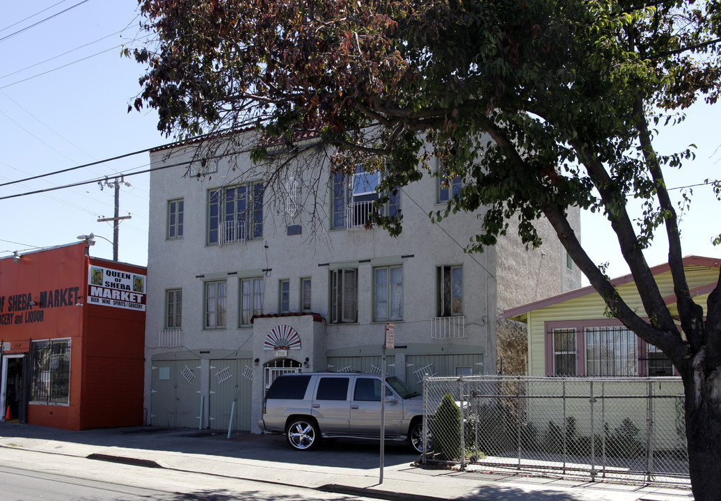 2280 35th Ave in Oakland, CA - Foto de edificio