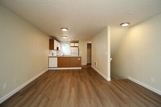 17-23-23 SE 127th Ave in Portland, OR - Building Photo - Building Photo