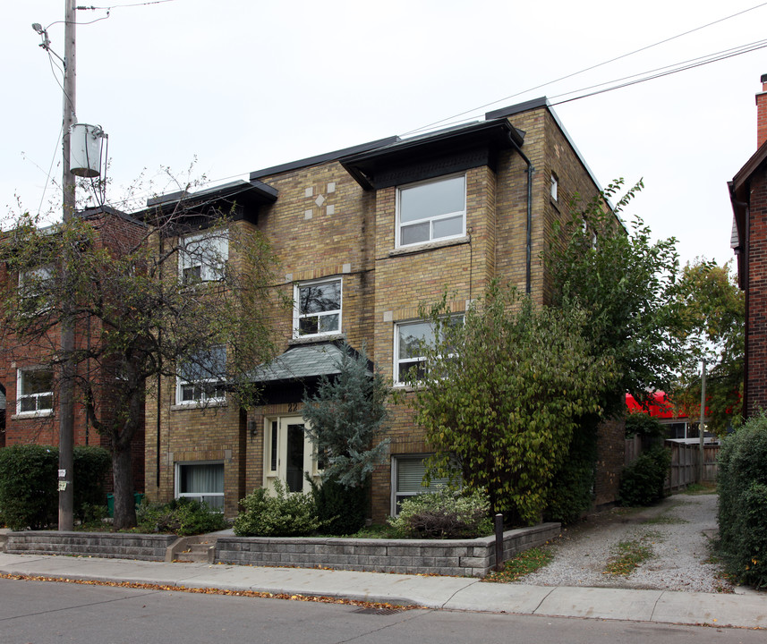 22 Millwood Rd in Toronto, ON - Building Photo