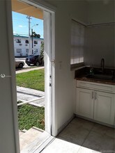 2101 Bay Dr-Unit -1 in Miami, FL - Building Photo - Building Photo