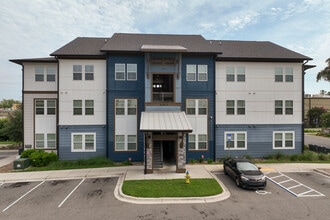 Lafayette Gardens in Tallahassee, FL - Building Photo - Building Photo